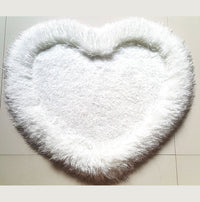 Heart Shape Hand Tufted 4 Inch Thick Shag Area Rug 28 In X 32 In White Polyester