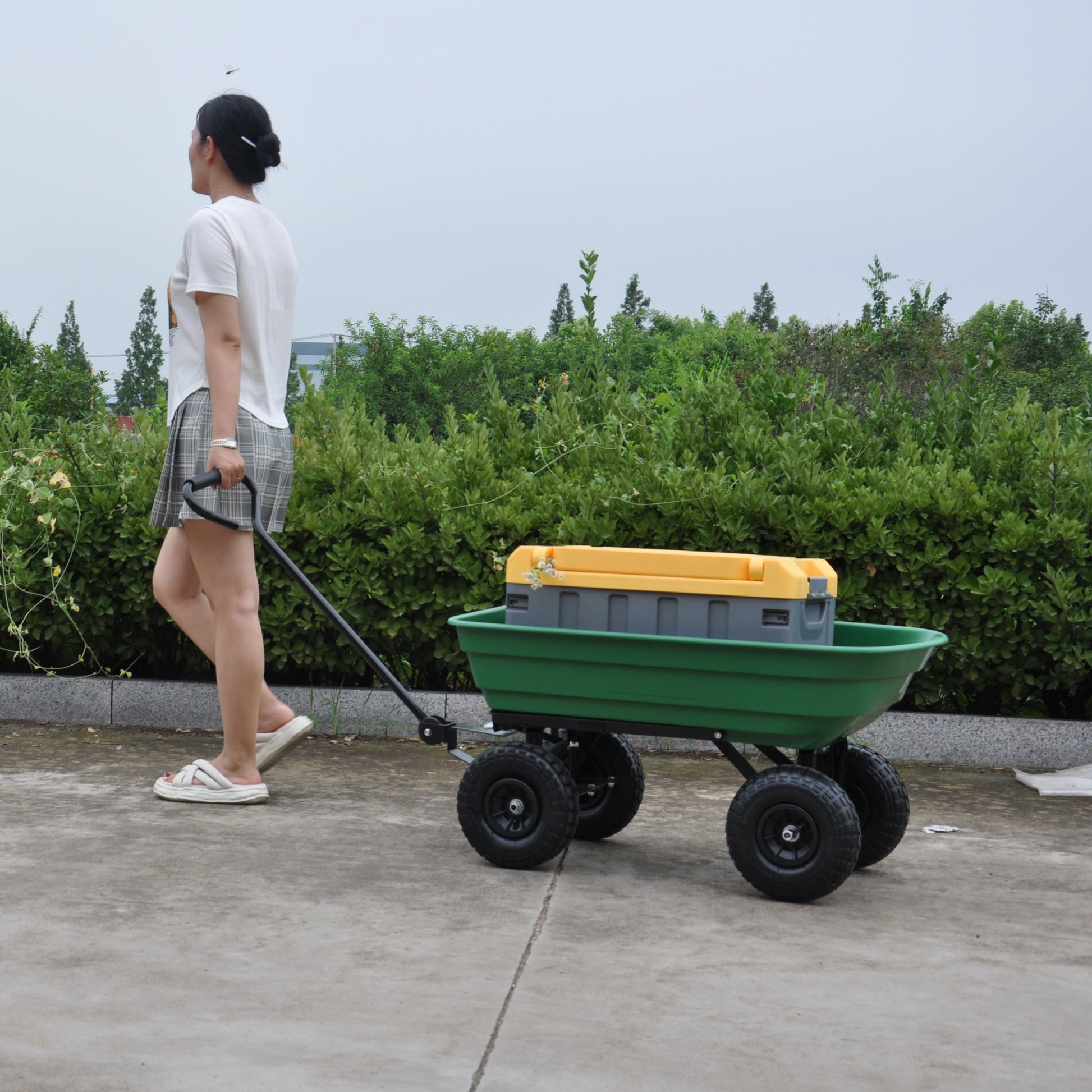 Folding Car Poly Garden Dump Truck With Steel Frame, 10 Inches. Pneumatic Tire, 300 Pound Capacity, 75 Liter Truck Body Grass Green Metal