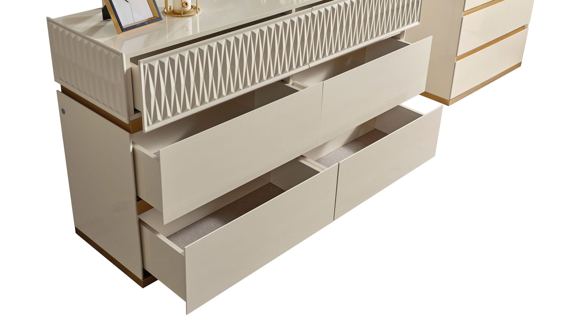 Delfano Modern Style 5 Pc Queen Bedroom Set Made With Wood In Beige Box Spring Not Required Queen Beige Wood 5 Piece Set Bedroom Bed Included,Chest Included,Dresser Included,Mirror Included,Nightstand Included Contemporary,Modern Solid Wood Mdf Velvet