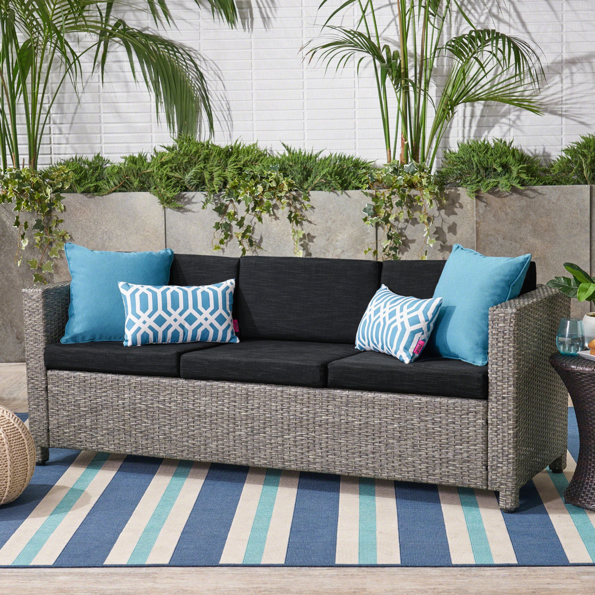 Puerta 3Seater Black Grey Pe Rattan Iron