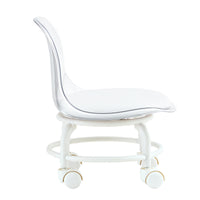 The Small And Cute White Chair With Silky Pulleys Can Move Freely, Which Is Suitable For Use In Various Scenes, And Is A Good Choice For Fashion Style. White Pet