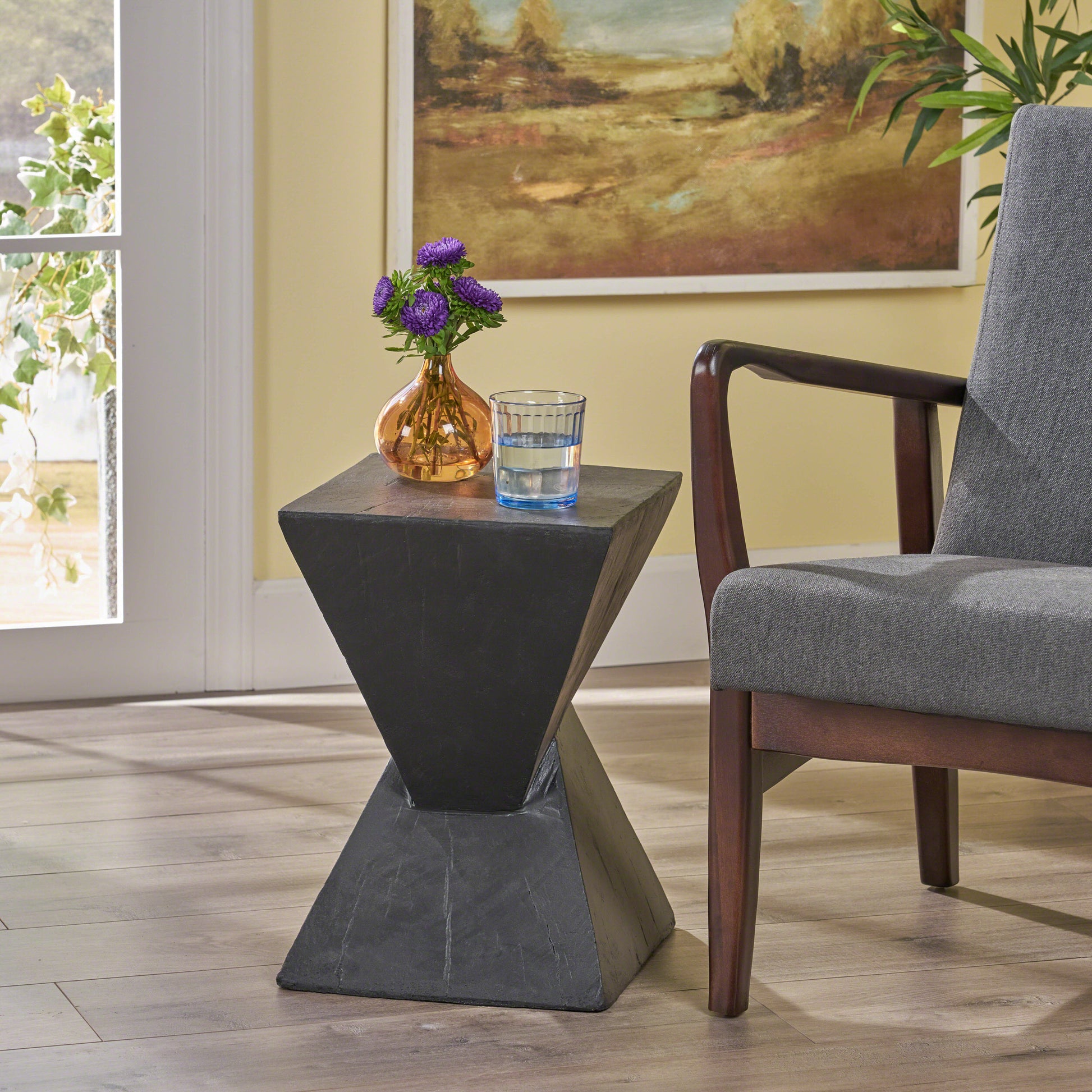 Tess Side Table Black Magnesium Oxide