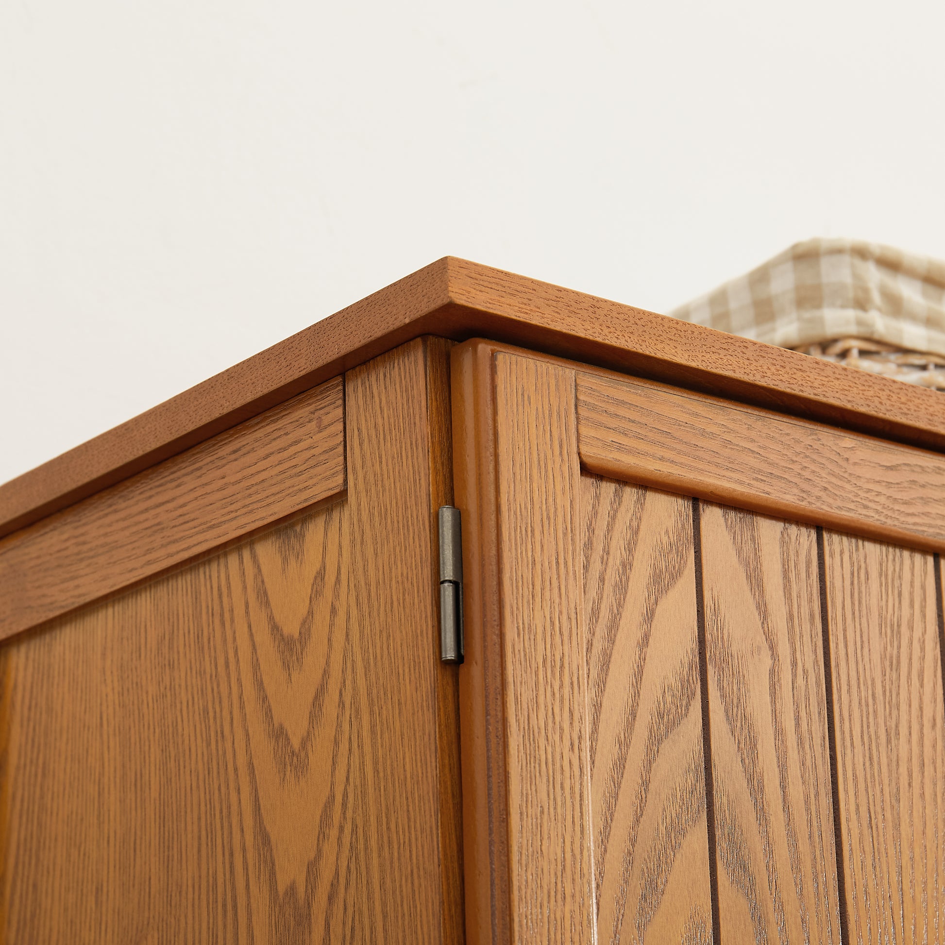 72.4" Tall Storage Cabinet Tall Storage Cabinet With 8 Doors And 4 Shelves ,Bookshelf Living Room, Kitchen, Dining Room, Office Freestanding Storage Cabinet,Oak Oak Mdf