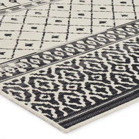 5'3"X7' Rug Black Ivory Polypropylene