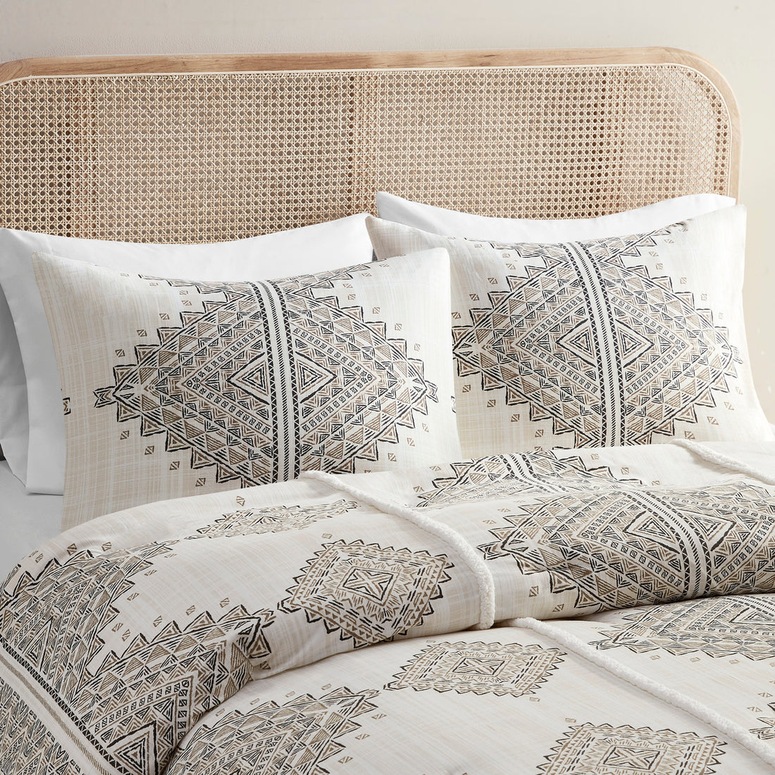 4 Piece Printed Duvet Cover Set With Throw Pillow King Black Ivory Polyester
